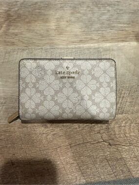 kate spade beige interior small pouch